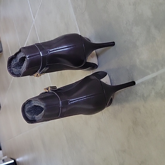 Michael Kors Jet Set 6 Heeled Bootie Brown Womens size 7M - Picture 2 of 4